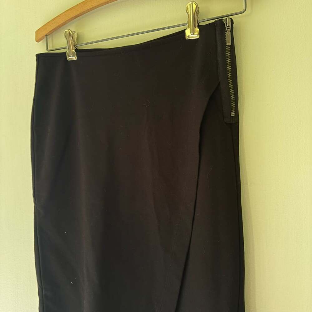 Cabi Black Asymmetrical Wrap Skirt Size 0 - Picture 2 of 5